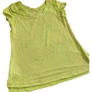Lululemon Womens Short Sleeve Activewear Top Light‎ Lime Green size 4
